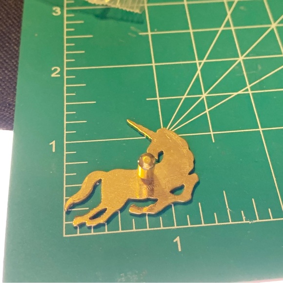 Avon vintage unicorn pin gold tone simplistic - Picture 5 of 7